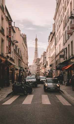 Image of Historical and cultural significance of Paris_